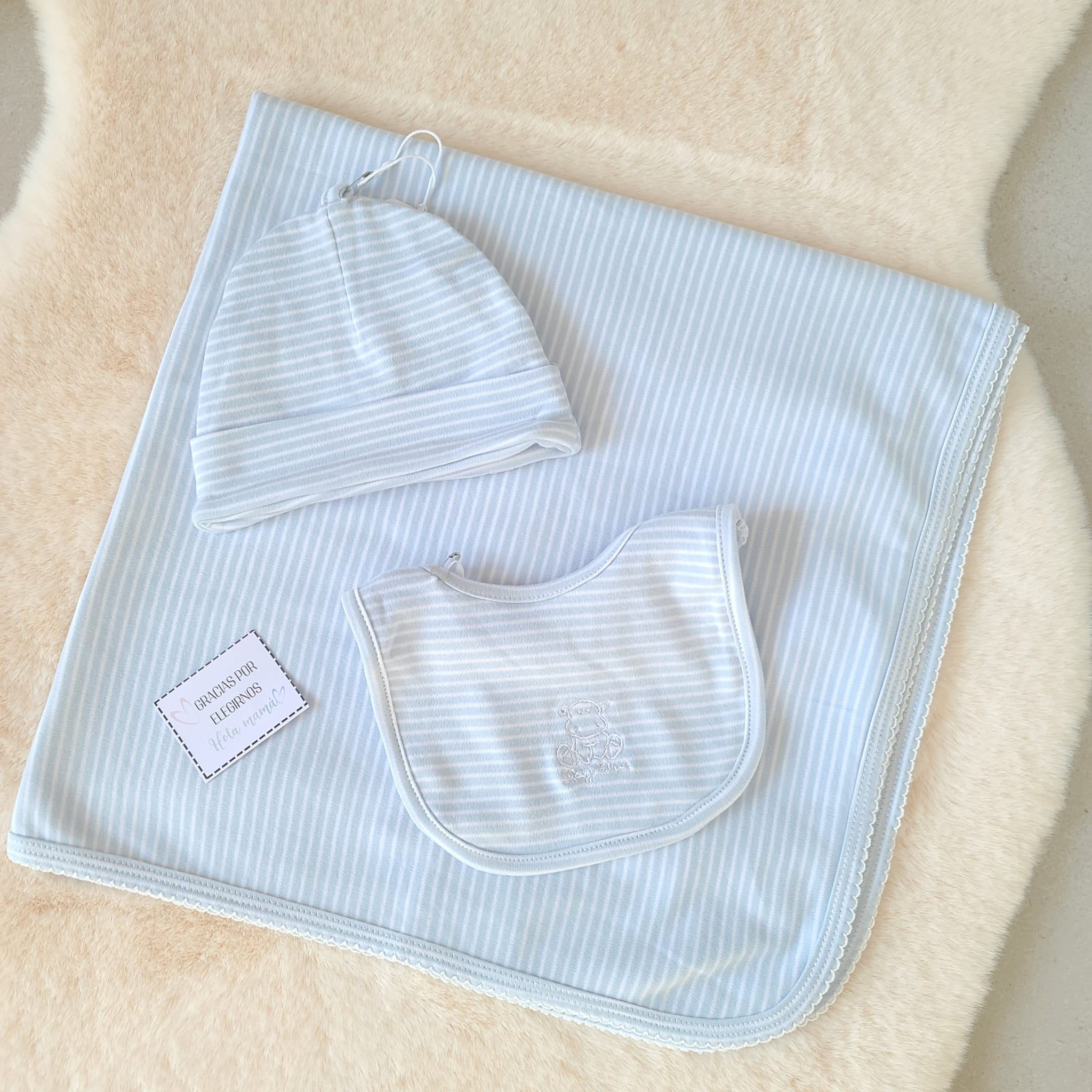 CONJUNTO MANTA+GORRA+BABERO