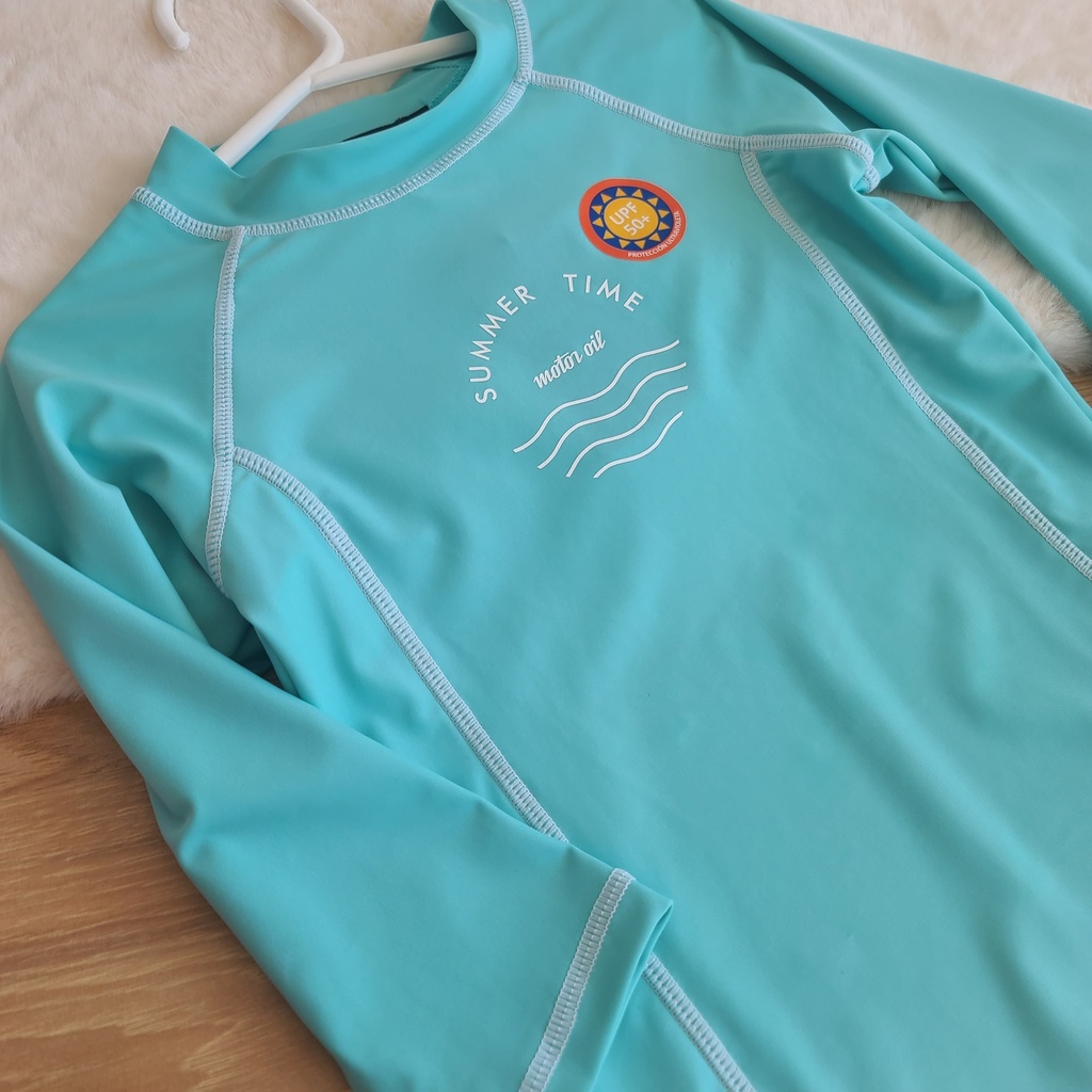 REMERA CON FILTRO UV