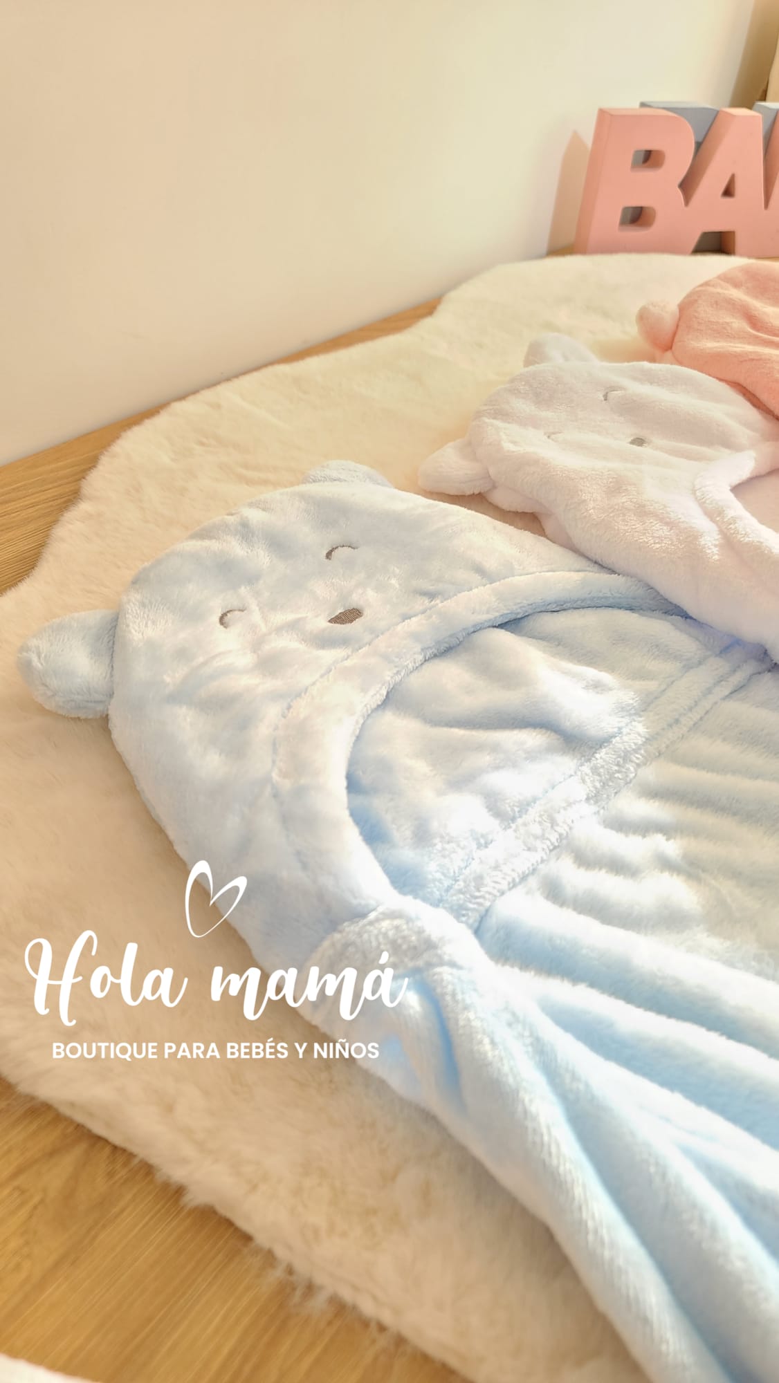 MANTA CON CAPUCHA MICROPOLAR