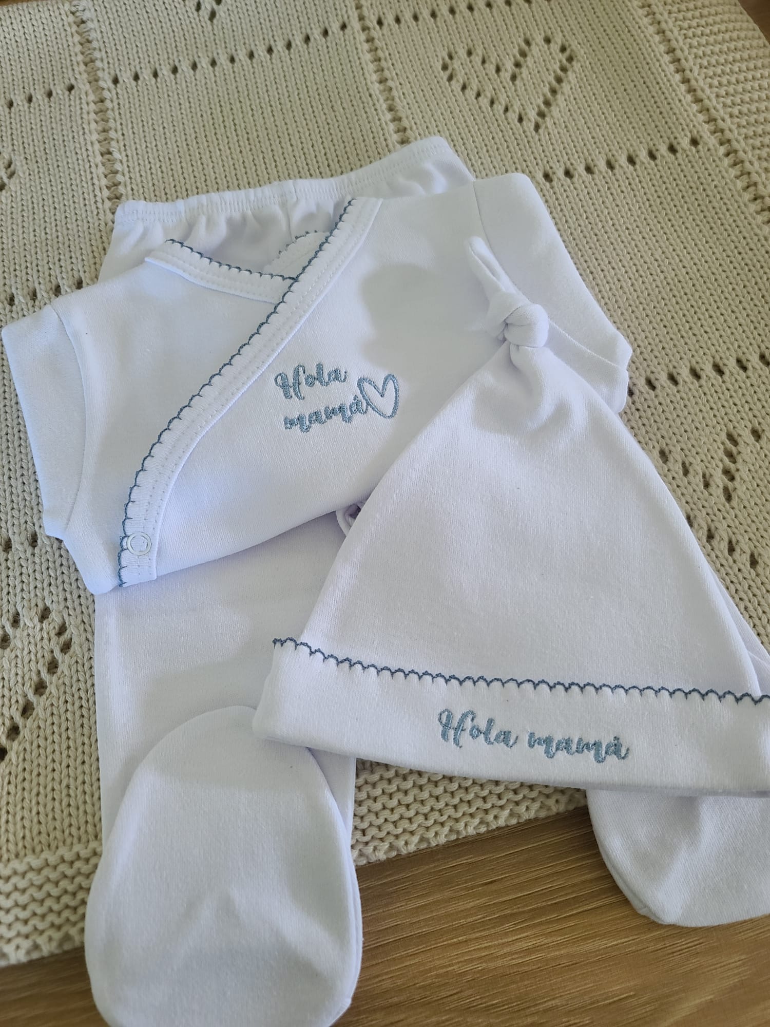 PRIMER MUDITA HOLA MAMA