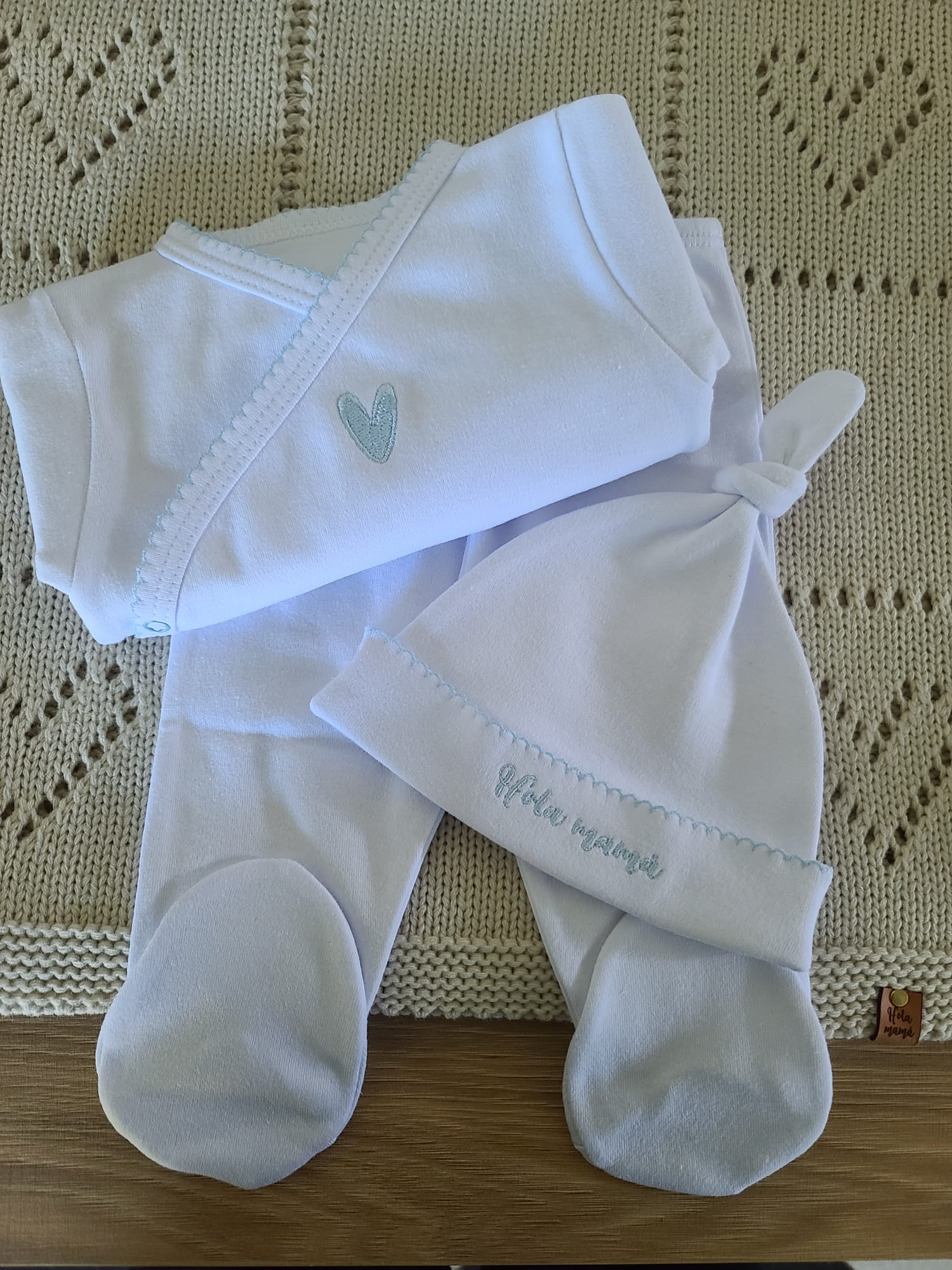 PRIMER MUDITA HOLA MAMA