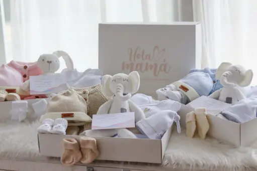 AJUAR HOLA MAMA
