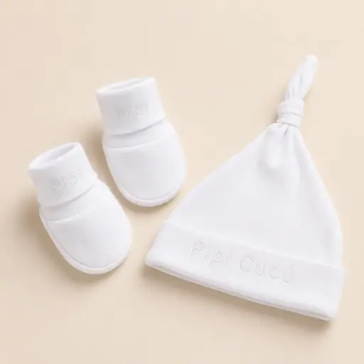 SET GORRO Y ESCARPINES BLANCO