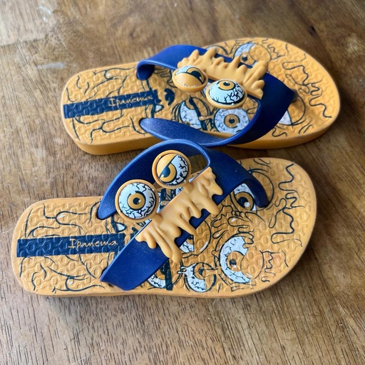 [MINN31] CHINELAS IPANEMA OJOS